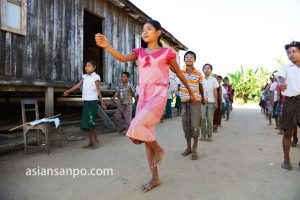 ミャンマー　小学校