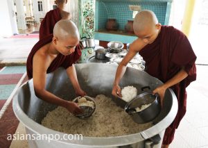 ミャンマー　バゴー　チャカッワイン僧院
