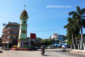 ミャンマー　パアン　時計塔