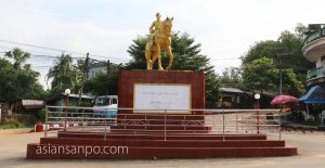 ミャンマー　コータウン　時計塔