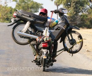 ミャンマー　マンダレーーマグェ　バイク