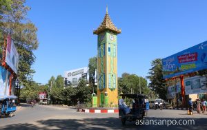 ミャンマー　シットウェ　時計塔