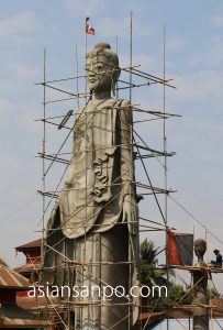 ミャンマー　ヤンゴンーネピドー　仏像