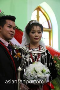 ミャンマー　ミッチーナ　結婚式