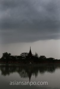 ミャンマー　マンダレー　雨