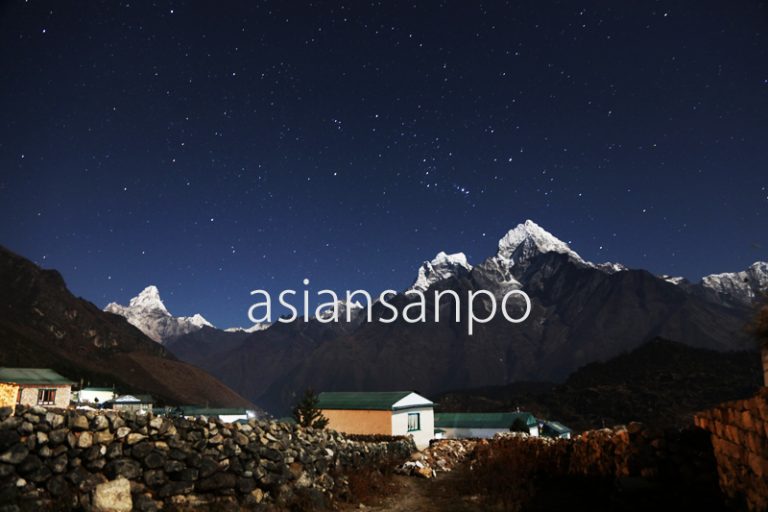 ネパール　エベレスト　星空
