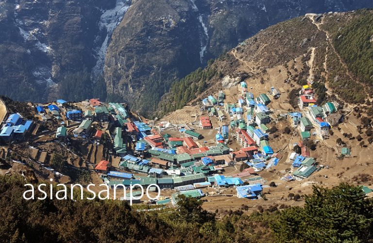 ネパール　エベレスト　ナムチェバザール