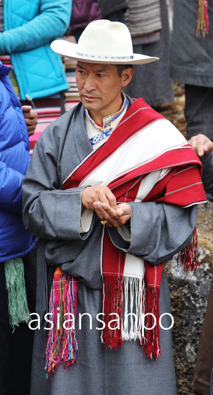 ネパール　エベレスト街道　クンデ　シェルパ　民族衣装