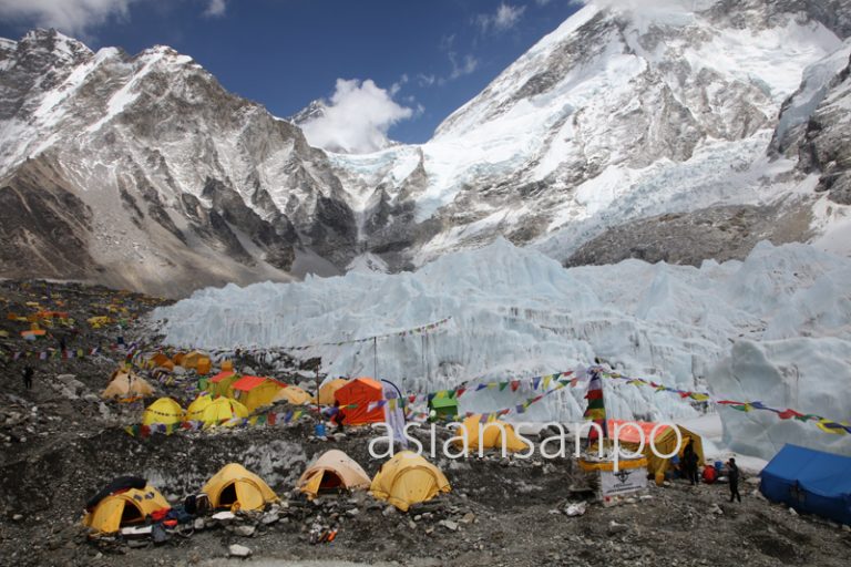 ネパール　エベレスト街道　クーンブ氷河　エベレストベースキャンプ