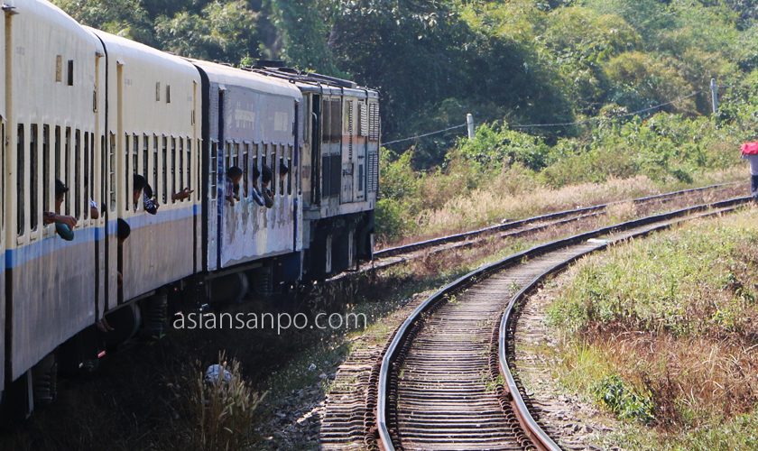 ミャンマー　バゴーーヤンゴン　列車